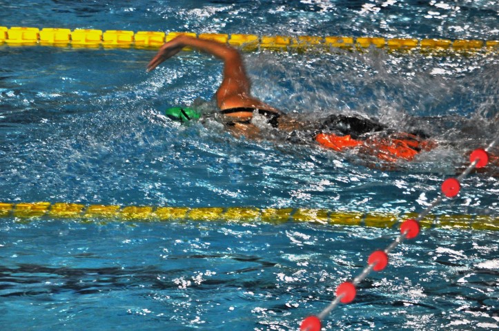 Simona Vignoli in action 4^ frazione staffetta 4x25 manichino Campionesse italiane con nuovo primato italiano